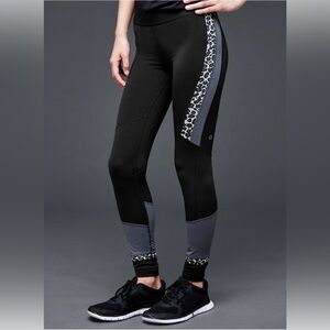 GapFit gFast Animal Stripe Leggings
